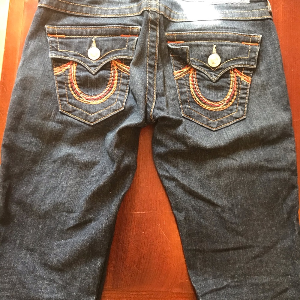 LN Multi True Religion Big T Straight leg jeans 25